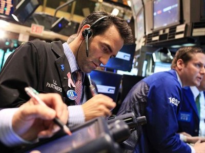 Được trấn an tâm lý, giới đầu tư lại túc tắc gom hàng trở lại